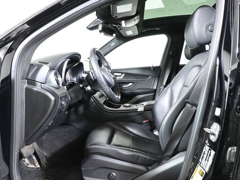 Used 2018 Mercedes-Benz GLC 300 4MATIC image 3