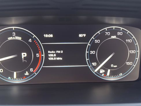 Used 2016 Land Rover Range Rover HSE image 19