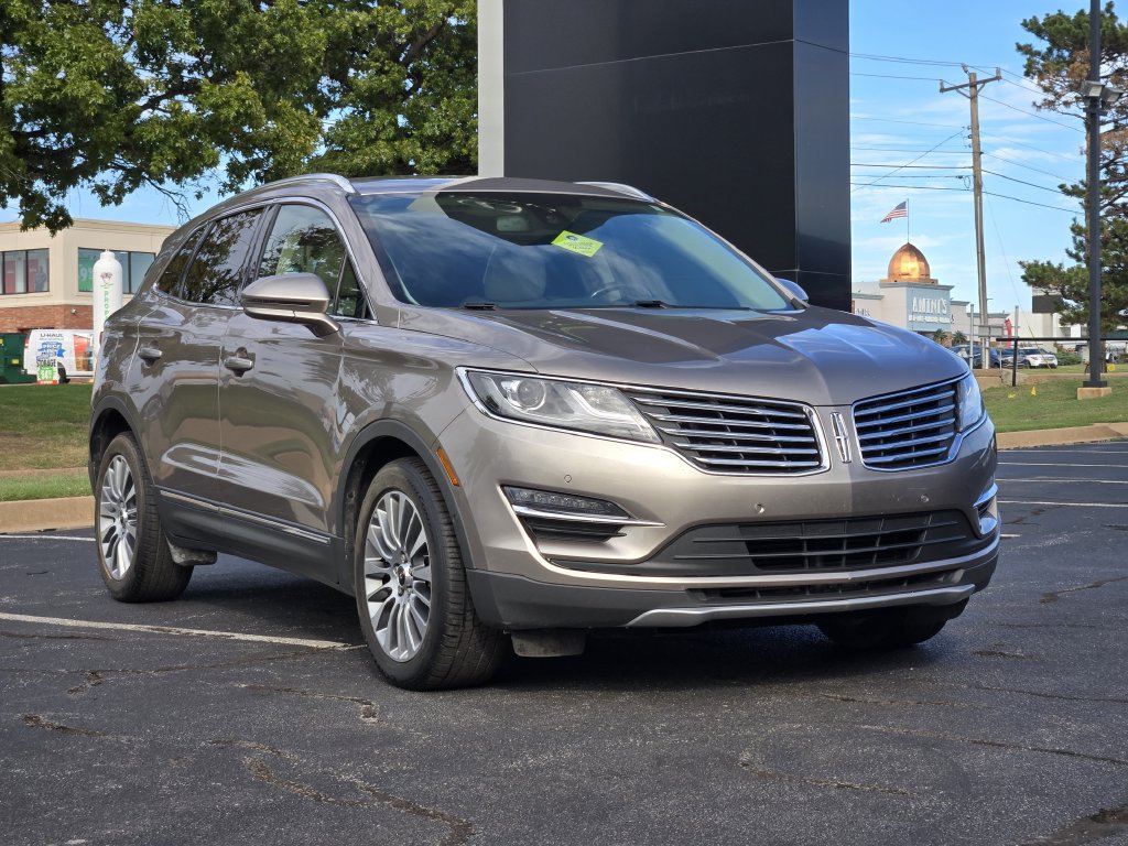 Used 2018 Lincoln MKC Reserve FWD image 3