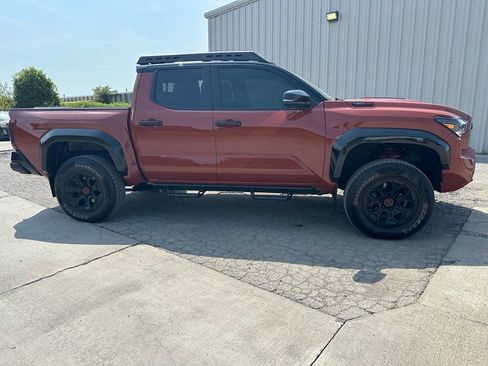 Used 2024 Toyota Tacoma TRD Pro AWD/4WD image 4