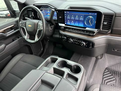 Used 2024 Chevrolet Silverado 2500 LT image 11