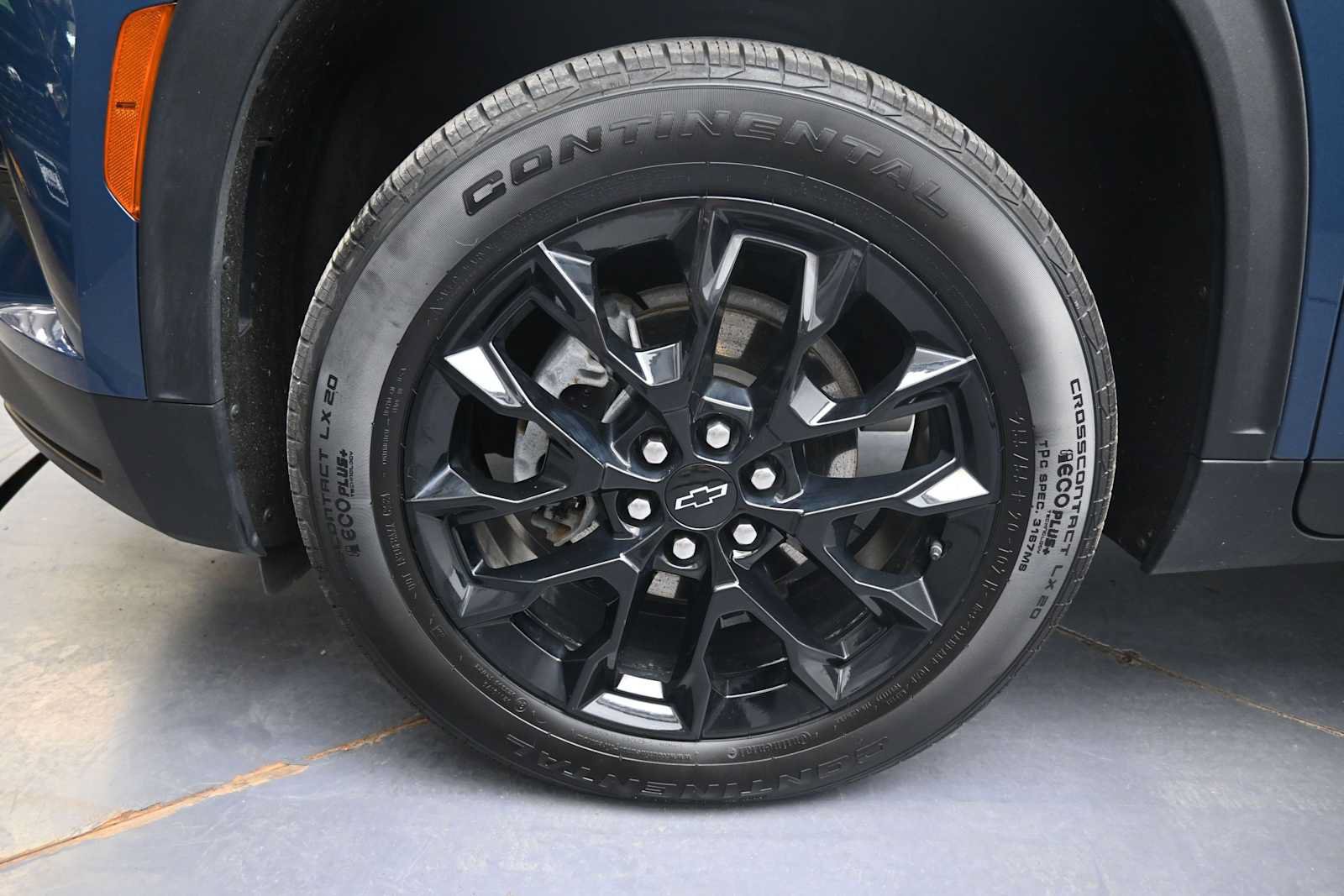Used 2024 Chevrolet Traverse LT w/ Midnight/Sport Edition AWD/4WD image 5