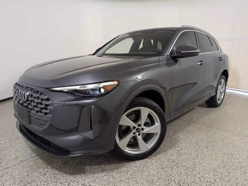 Certified 2025 Audi Q5 Premium AWD/4WD image 23