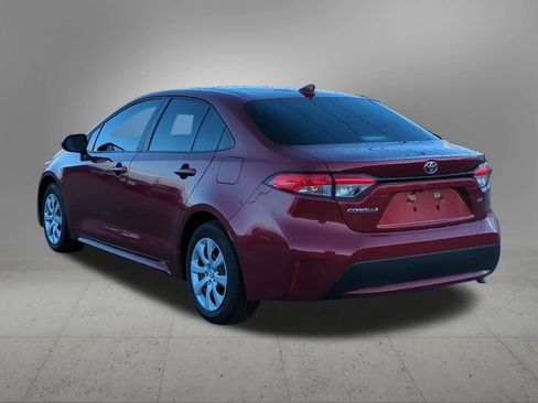 Used 2022 Toyota Corolla LE image 4