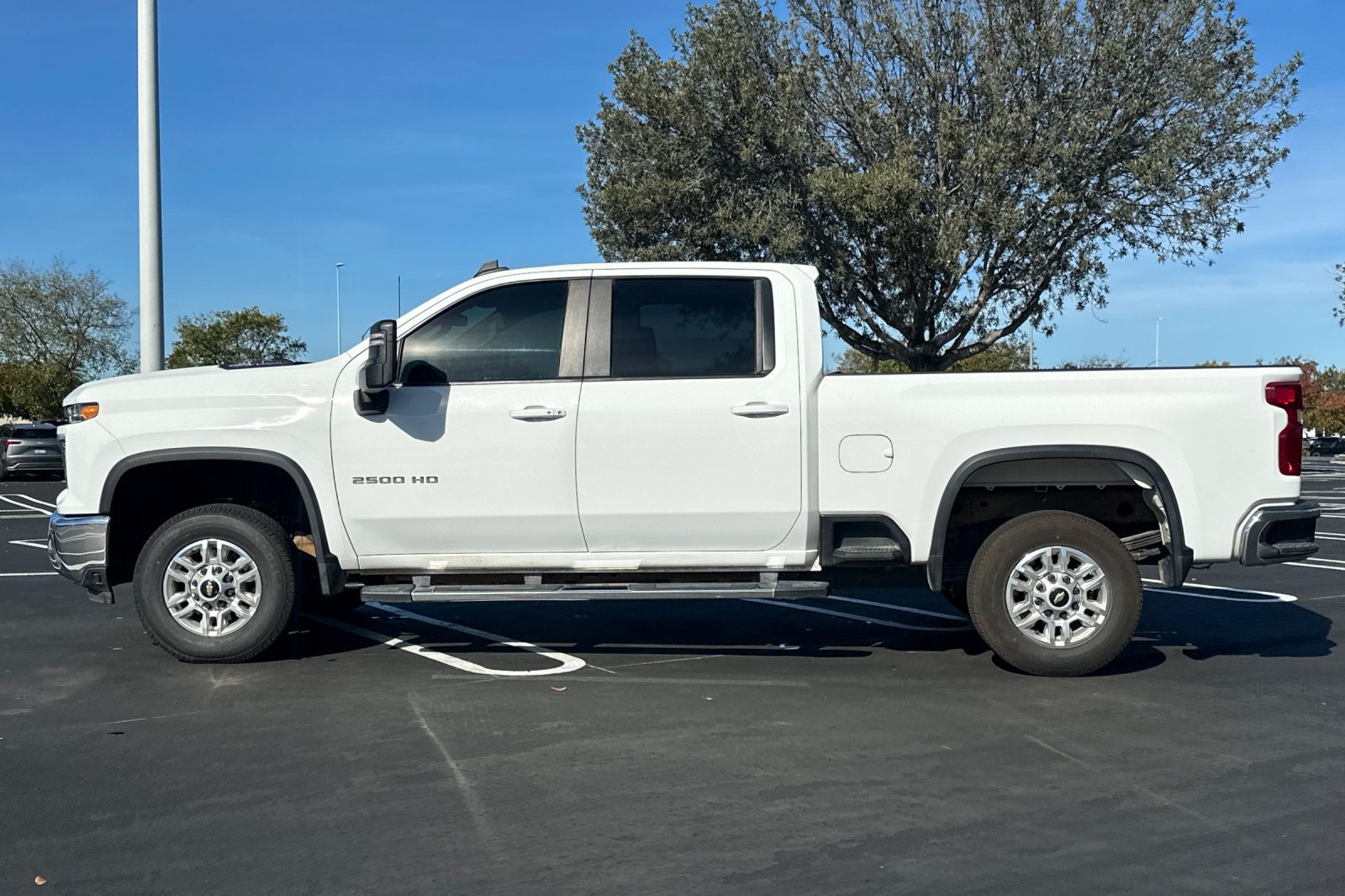 Used 2025 Chevrolet Silverado 2500 LT w/ Convenience Package AWD/4WD image 7
