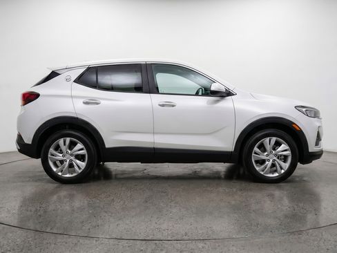 Used 2025 Buick Encore GX Preferred FWD image 11