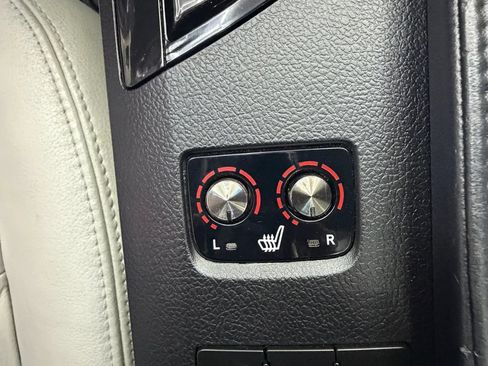 Used 2013 Toyota Avalon XLE Touring FWD image 17
