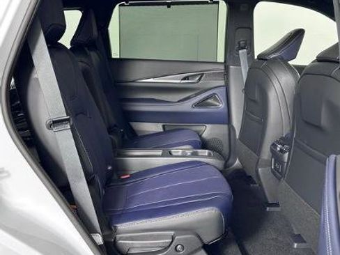 Certified 2026 INFINITI QX60 Sport w/ Dark Cargo Package AWD/4WD image 28