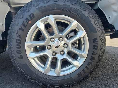 New 2026 Chevrolet Silverado 1500 RST w/ Z71 Off-Road Package AWD/4WD image 9
