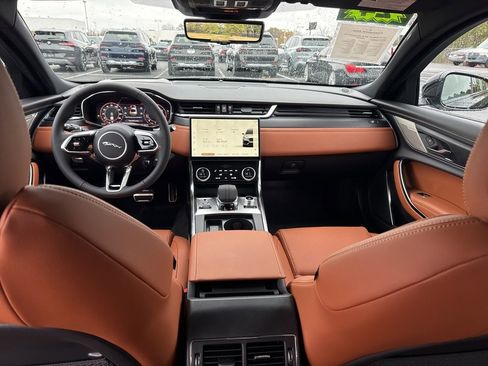 Used 2024 Jaguar XF R-Dynamic SE image 19