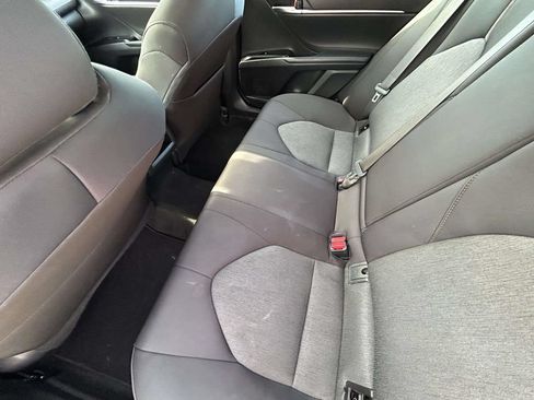 Used 2018 Toyota Camry LE FWD image 11