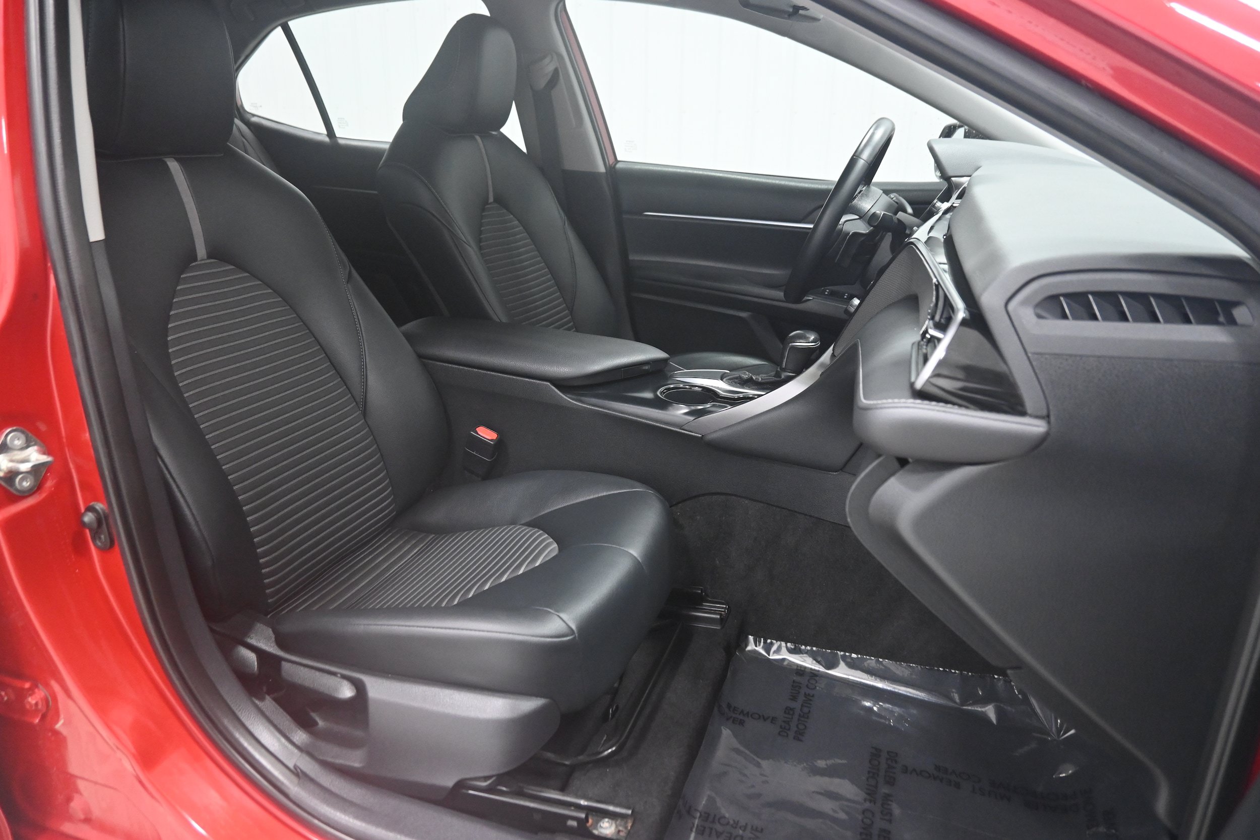 Used 2019 Toyota Camry SE FWD image 23