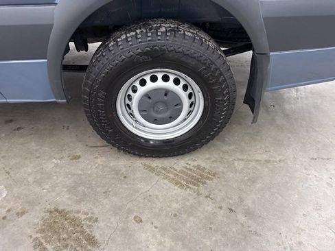 Used 2018 Mercedes-Benz Sprinter 2500 image 12