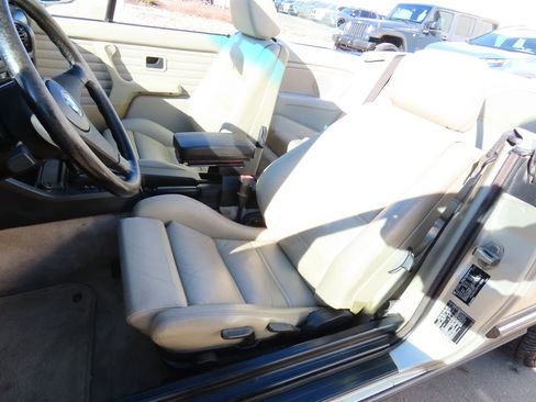 Used 1987 BMW 325i Convertible image 37