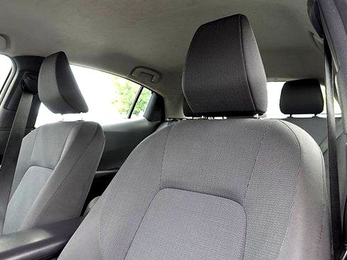 Used 2024 Toyota Prius LE FWD image 10