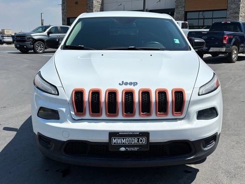 Used 2014 Jeep Cherokee Sport FWD image 2