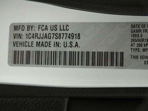 New 2025 Jeep Grand Cherokee L Laredo image 22