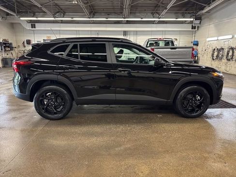 New 2026 Chevrolet Trax LT w/ Driver Confidence Package FWD image 7