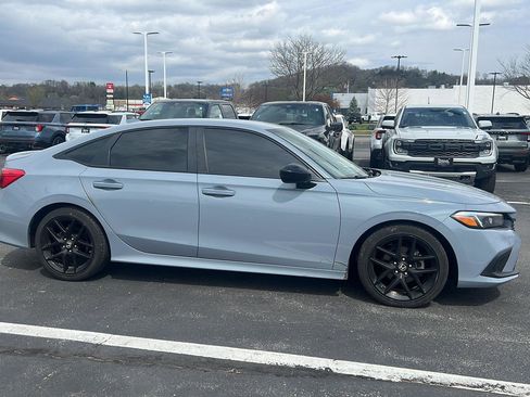 Used 2024 Honda Civic Sport image 3