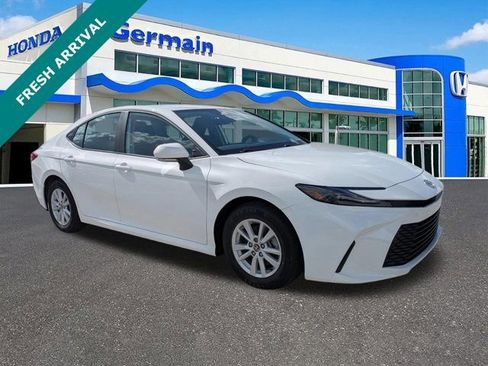 Used 2025 Toyota Camry LE FWD image 3