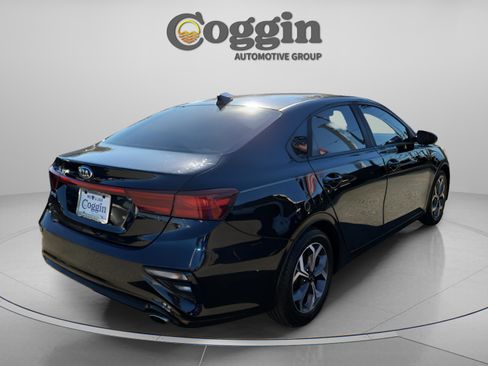 Used 2019 Kia Forte LXS image 3