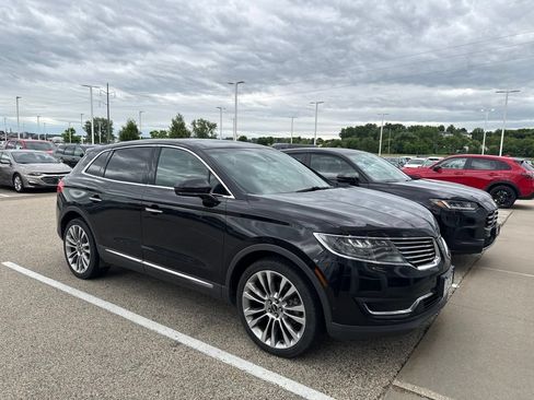 Used 2016 Lincoln MKX Reserve w/ Luxury Package AWD/4WD image 2