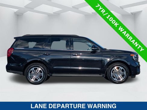 Certified 2025 Ford Expedition Active AWD/4WD image 4