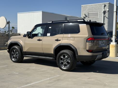 New 2026 Lexus GX 550 AWD/4WD image 10