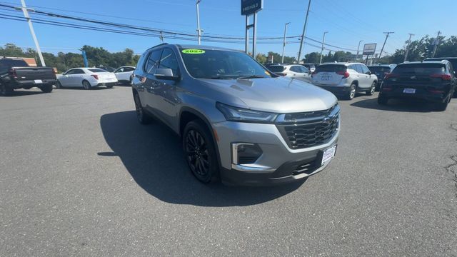 Used 2024 Chevrolet Traverse RS AWD/4WD image 2