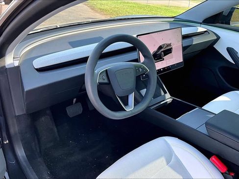 Used 2025 Tesla Model 3 Long Range RWD image 5