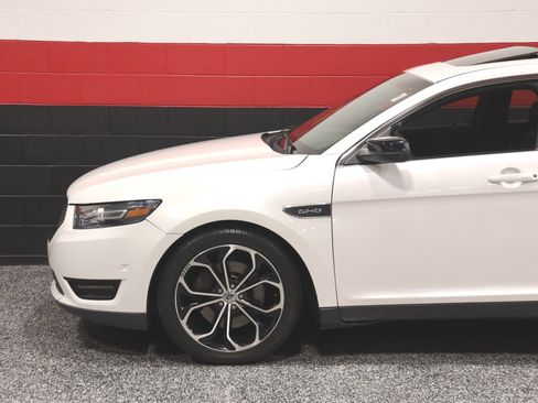 Used 2013 Ford Taurus SHO image 21