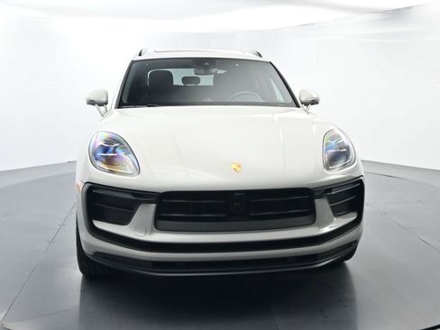 Certified 2025 Porsche Macan image 18