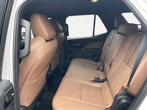 Used 2025 Toyota 4Runner Limited w/ Tow Technology Package AWD/4WD image 13