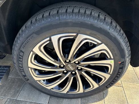 New 2025 Lincoln Navigator L Black Label image 35