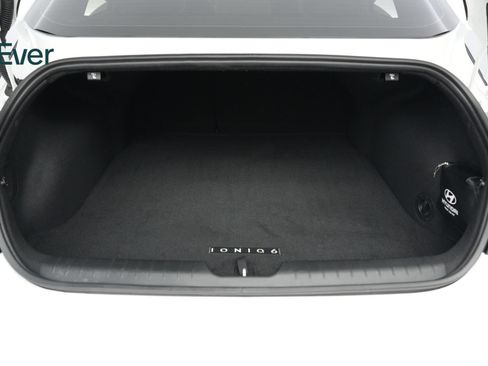 Used 2025 Hyundai Ioniq 6 SEL RWD image 8