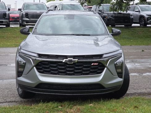 Used 2025 Chevrolet Trax RS w/ Sunroof Package FWD image 14