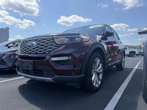 Used 2022 Ford Explorer Platinum w/ Equipment Group 601A AWD/4WD image 17