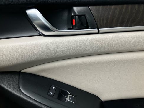 Used 2020 Honda Accord EX-L image 35