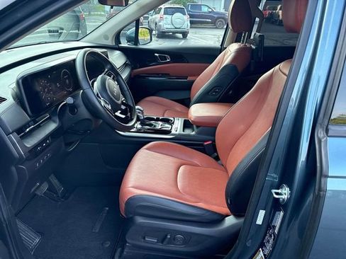 Used 2023 Kia Carnival SX image 9
