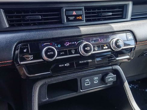 Used 2025 Honda Pilot Sport image 21