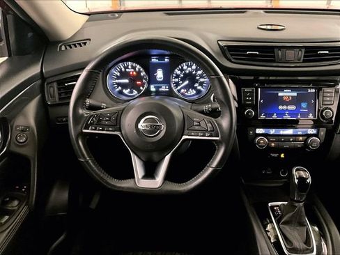 Used 2018 Nissan Rogue SV AWD/4WD image 5