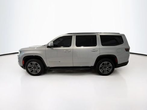 Used 2022 Jeep Wagoneer Series III AWD/4WD image 4