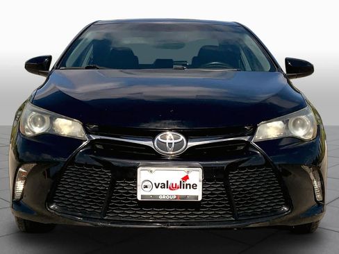 Used 2017 Toyota Camry SE FWD image 4