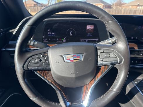 Used 2023 Cadillac Escalade ESV Premium Luxury image 17