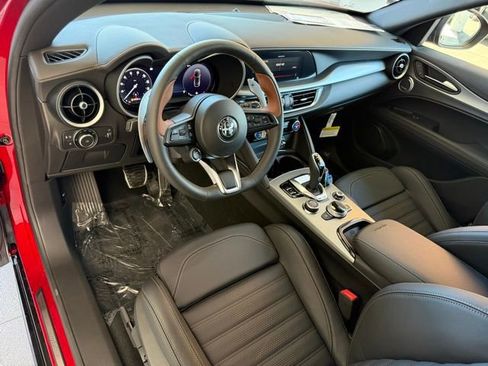 New 2025 Alfa Romeo Stelvio Sprint image 13