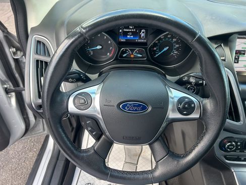 Used 2014 Ford Focus Titanium FWD image 12