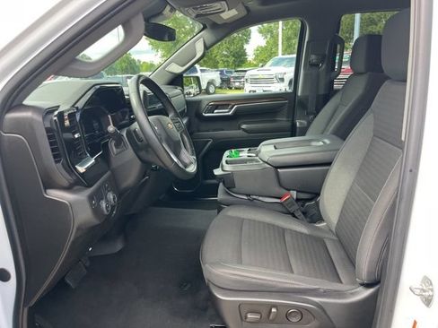 Used 2025 Chevrolet Silverado 1500 LT RWD image 14