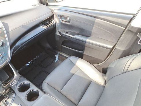 Used 2016 Toyota Avalon Touring image 12