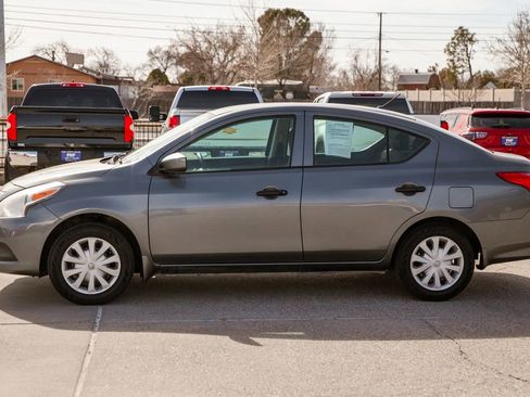 Used 2017 Nissan Versa S FWD image 8