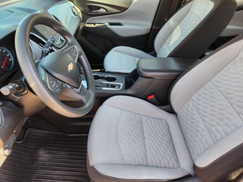 Used 2020 Chevrolet Equinox LS image 13